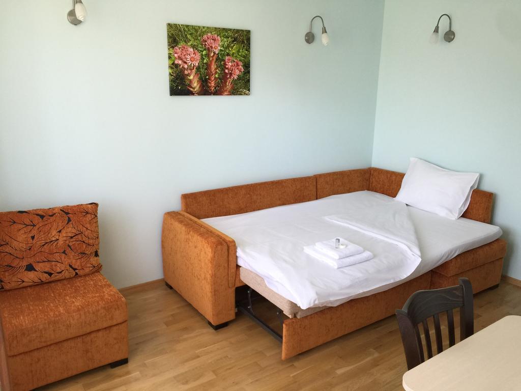 Mala Planina Guest House Iskrets Exterior photo