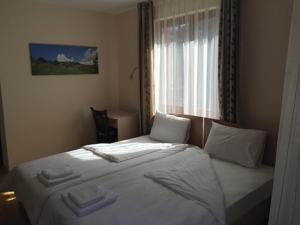 Mala Planina Guest House Iskrets Exterior photo